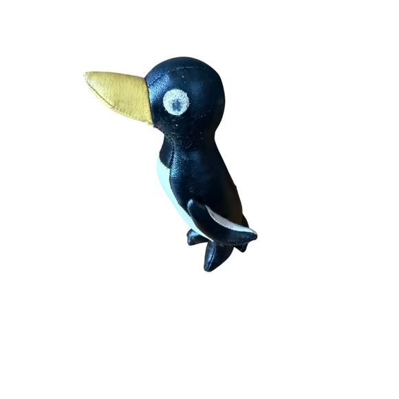 Vintage leather stuffed penguin made in japan superb craftsmanship - Picture 1 of 6